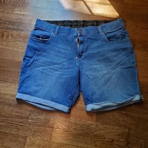 Cuffed hem denim shorts